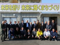 鴛海県議事務所で