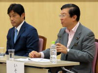 青年会議所公開討論会で安達候補予定者と